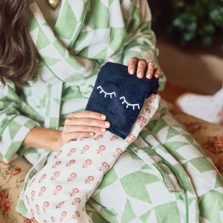 Weezie Makeup Towel (Pair)- Eyelashes